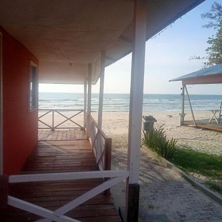 Tumombuvoi Homestay Tiga Papan Экстерьер фото