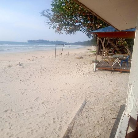 Tumombuvoi Homestay Tiga Papan Экстерьер фото